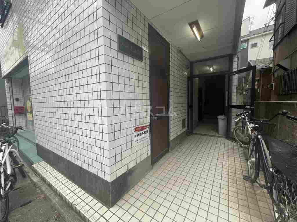 15/17 エントランス