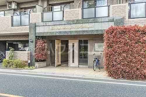 26/30 エントランス