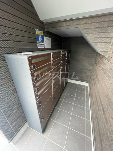 25/30 エントランス