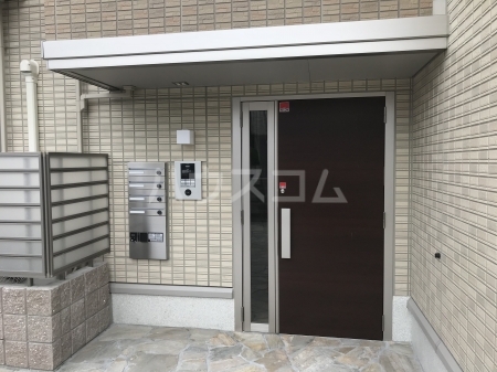 20/27 エントランス