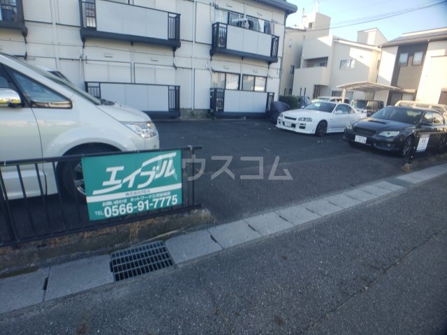 23/30 駐車場