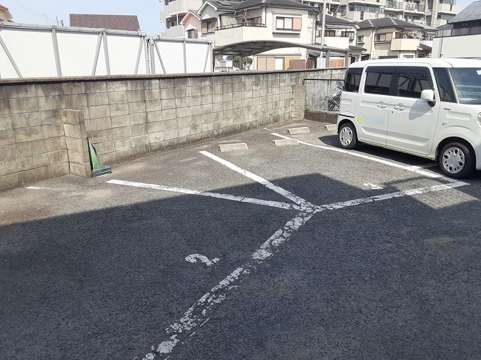 2/2 駐車場