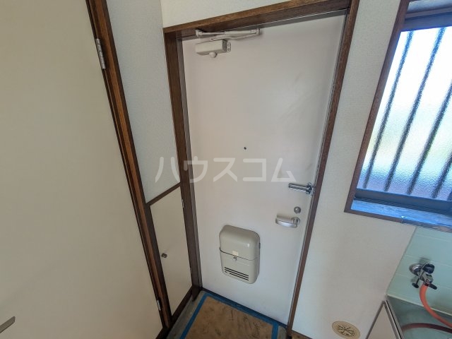 21/30 エントランス