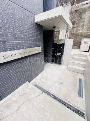 17/19 エントランス