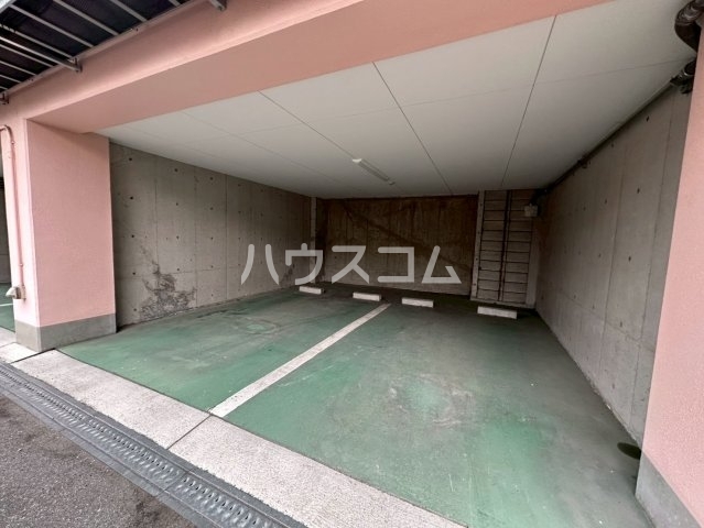 22/30 駐車場