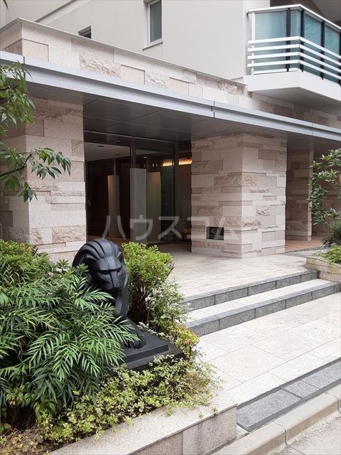 19/25 エントランス