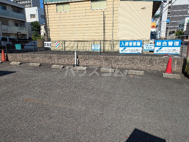 15/18 駐車場