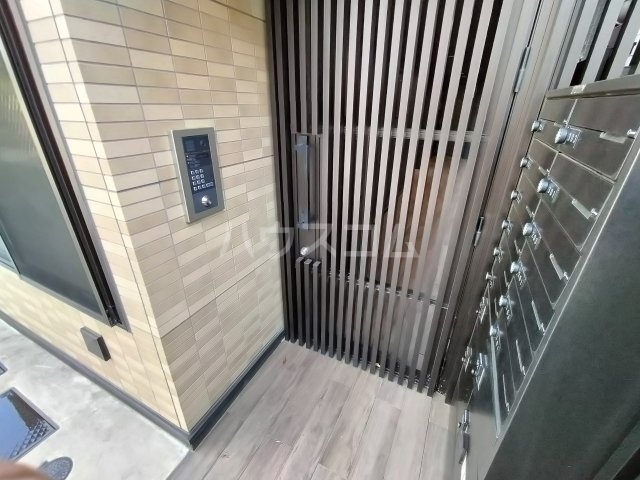 4/5 エントランス