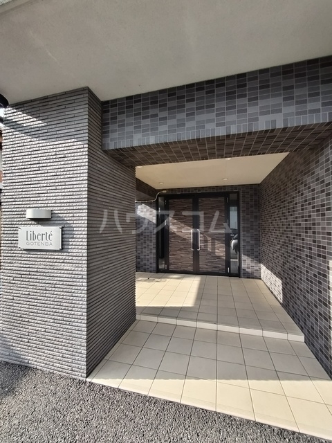 13/13 エントランス