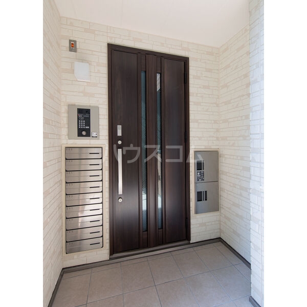 14/20 エントランス