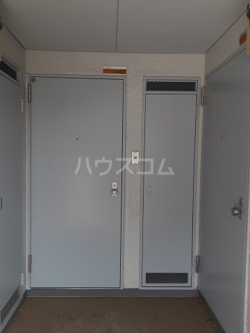 28/30 エントランス