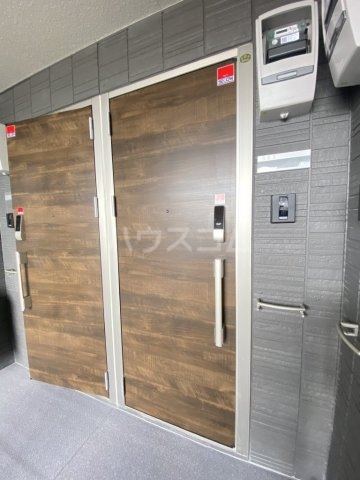 20/29 エントランス