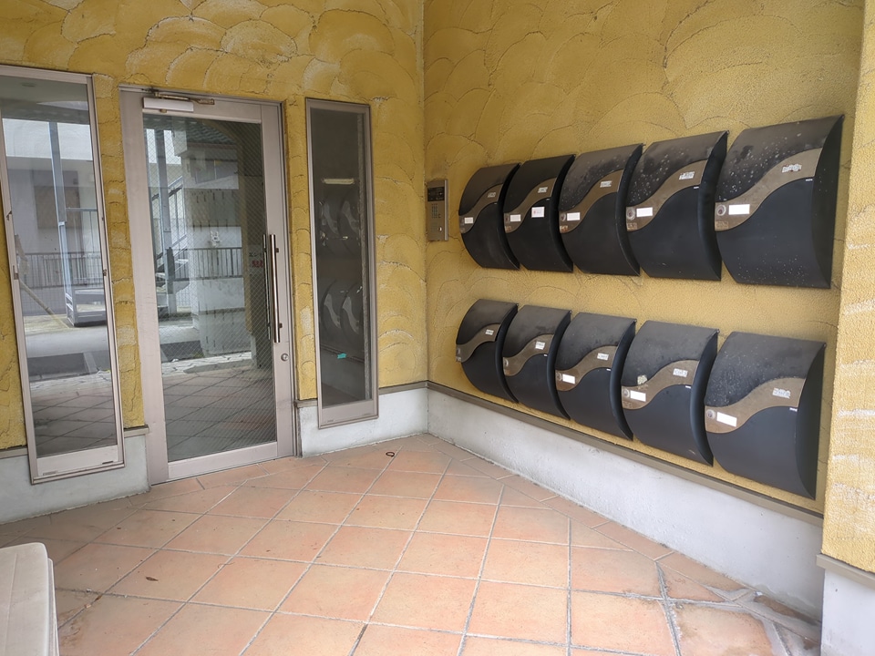 28/30 エントランス