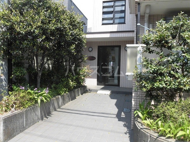 20/28 エントランス