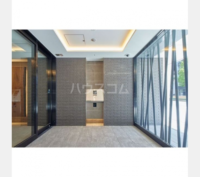 20/30 エントランス