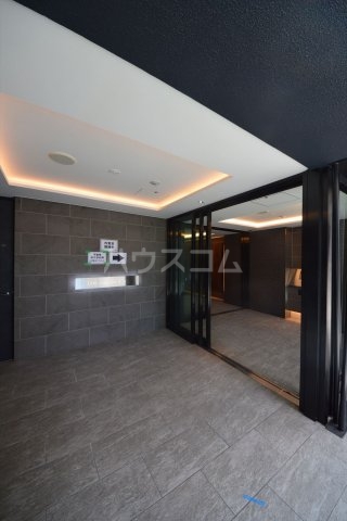 23/30 エントランス