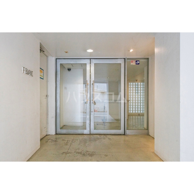 14/19 エントランス