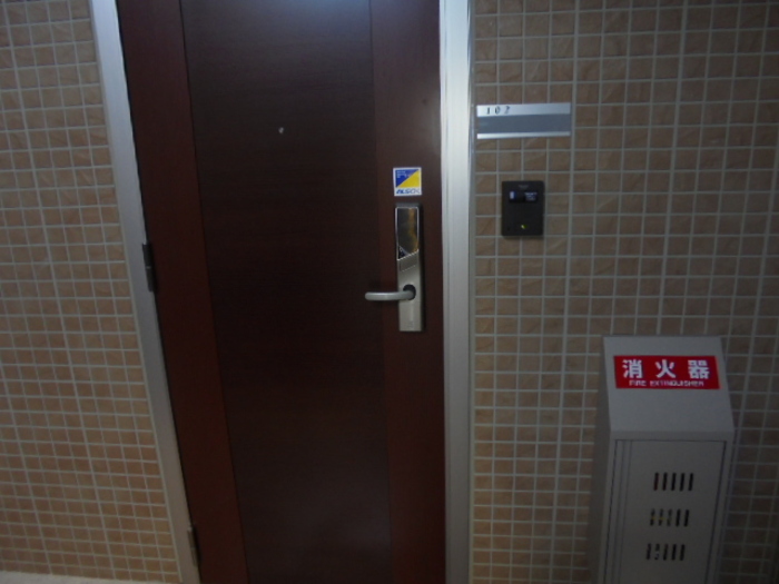 17/19 エントランス