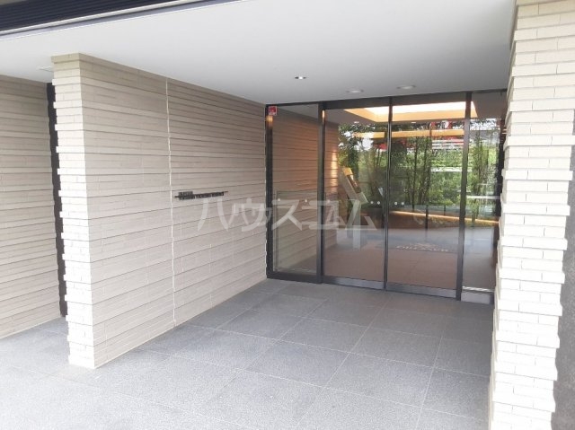 21/28 エントランス