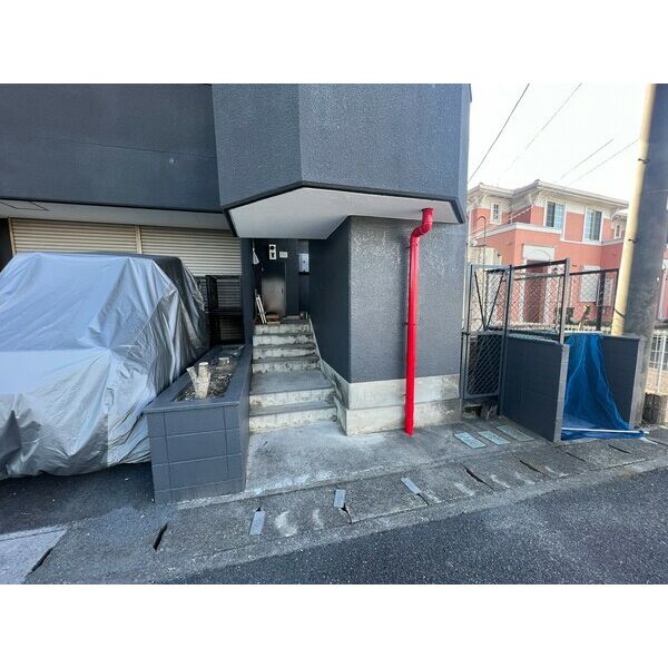 18/22 エントランス