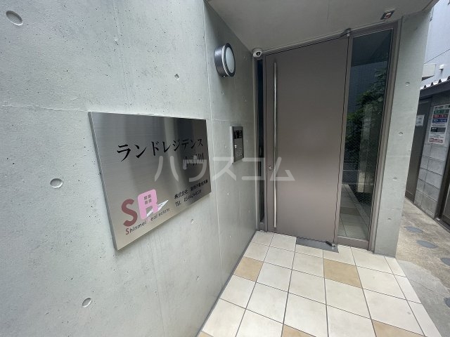 22/23 エントランス