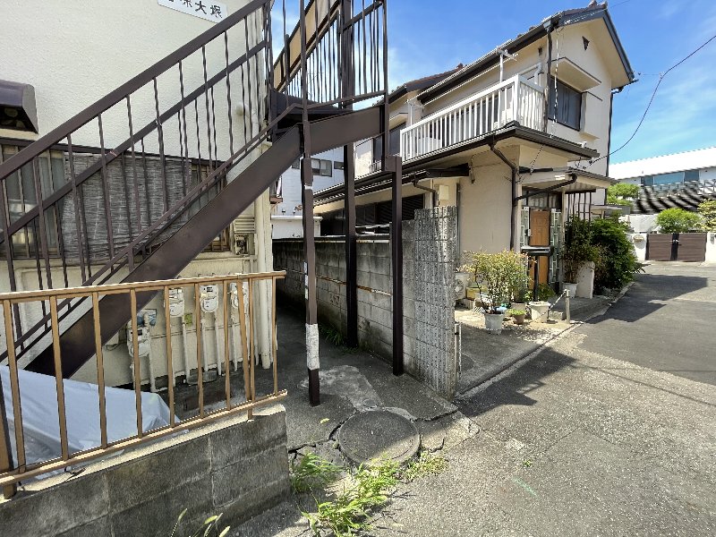 21/23 エントランス