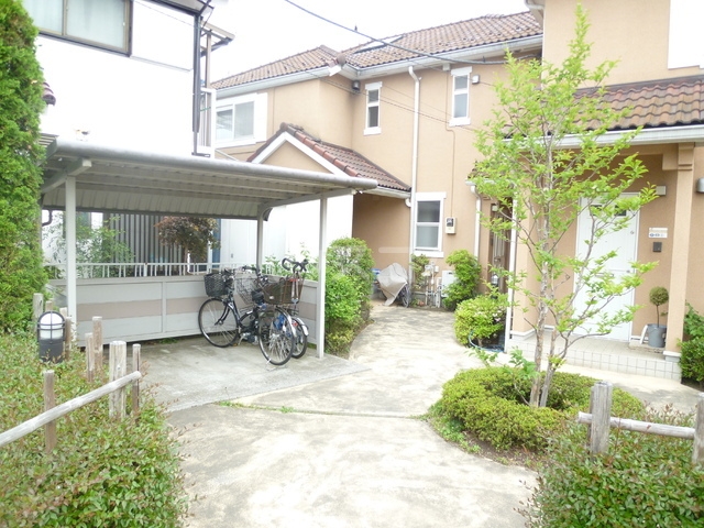 24/27 エントランス