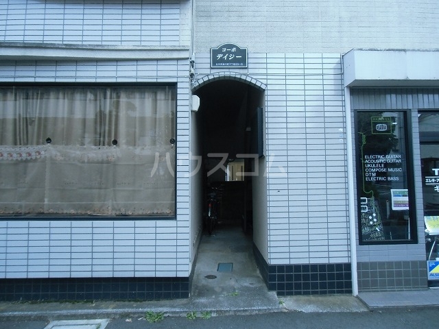 20/30 エントランス