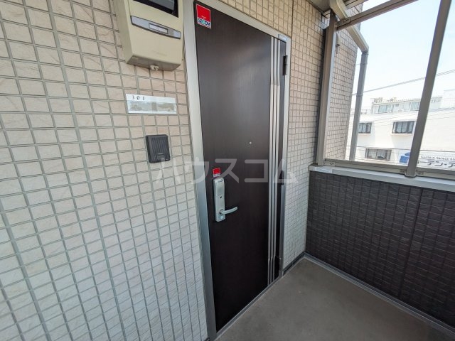 13/30 玄関