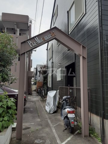 21/30 エントランス