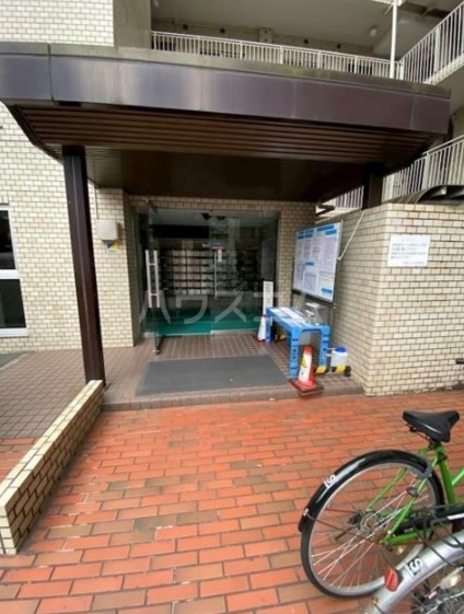 20/29 エントランス