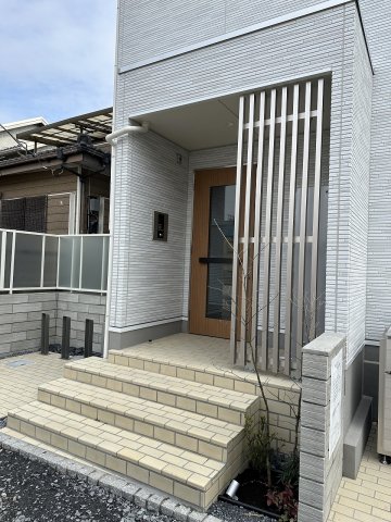 28/30 エントランス