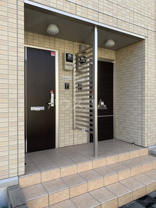 16/26 エントランス