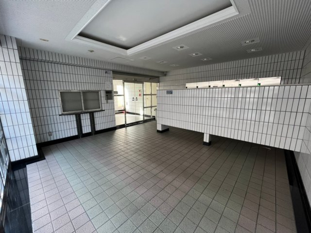 20/30 エントランス