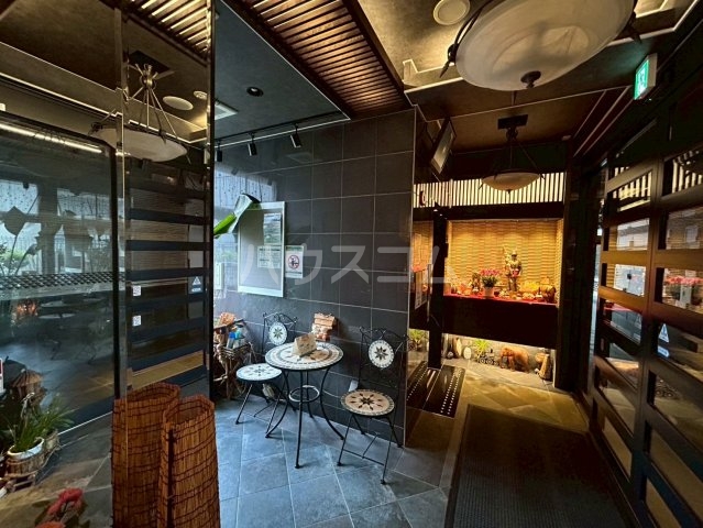 23/29 エントランス