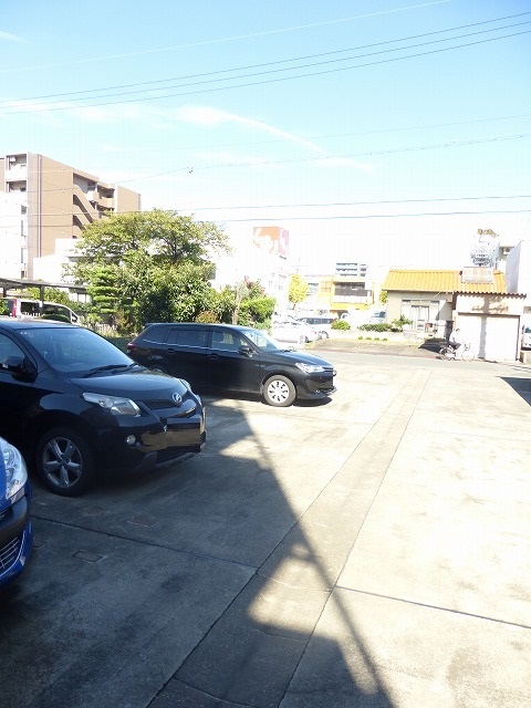 22/30 駐車場