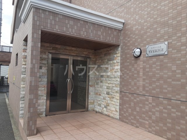 27/30 エントランス