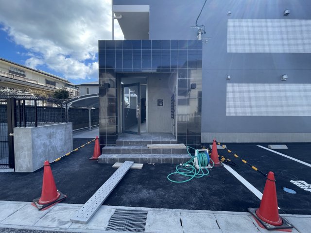 18/24 エントランス