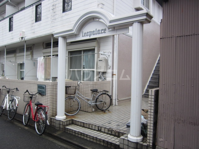 22/30 エントランス