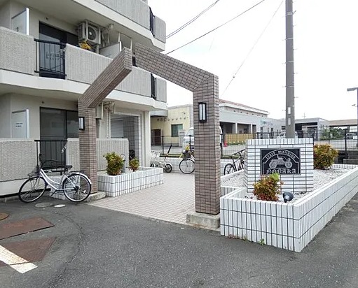 13/20 エントランス