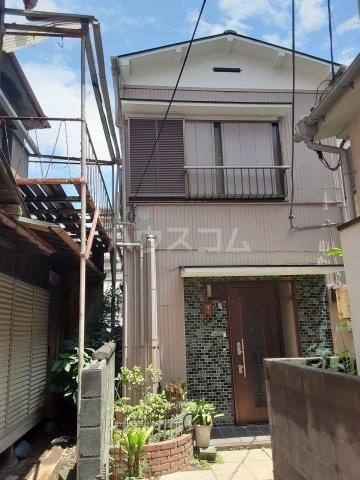 23/30 エントランス