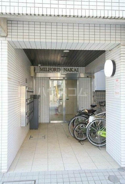 24/30 エントランス