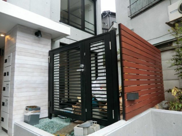 25/30 エントランス