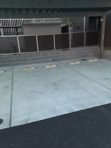 19/28 駐車場