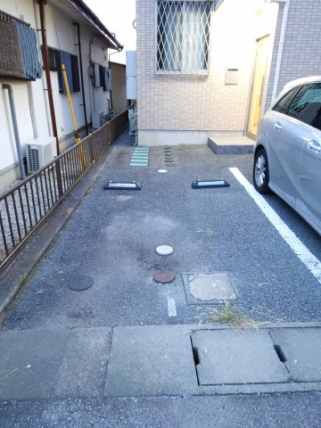 2/4 駐車場