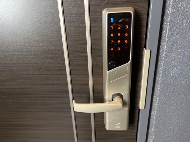 21/25 エントランス