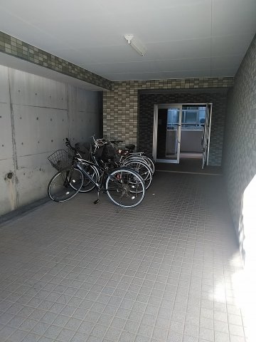 19/29 エントランス