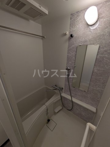 13/30 浴室