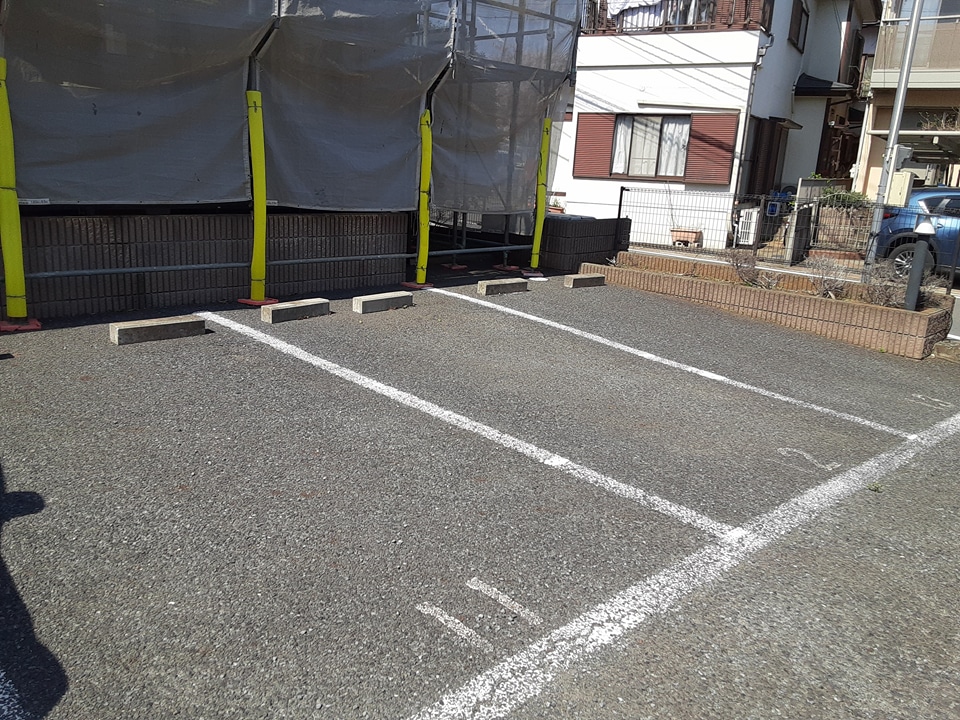 18/25 駐車場