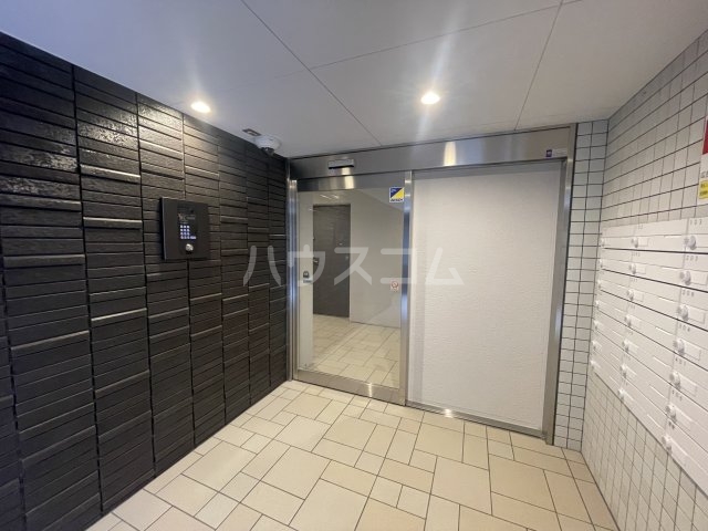 15/21 エントランス